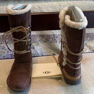 UGG Catalina Goober boots.